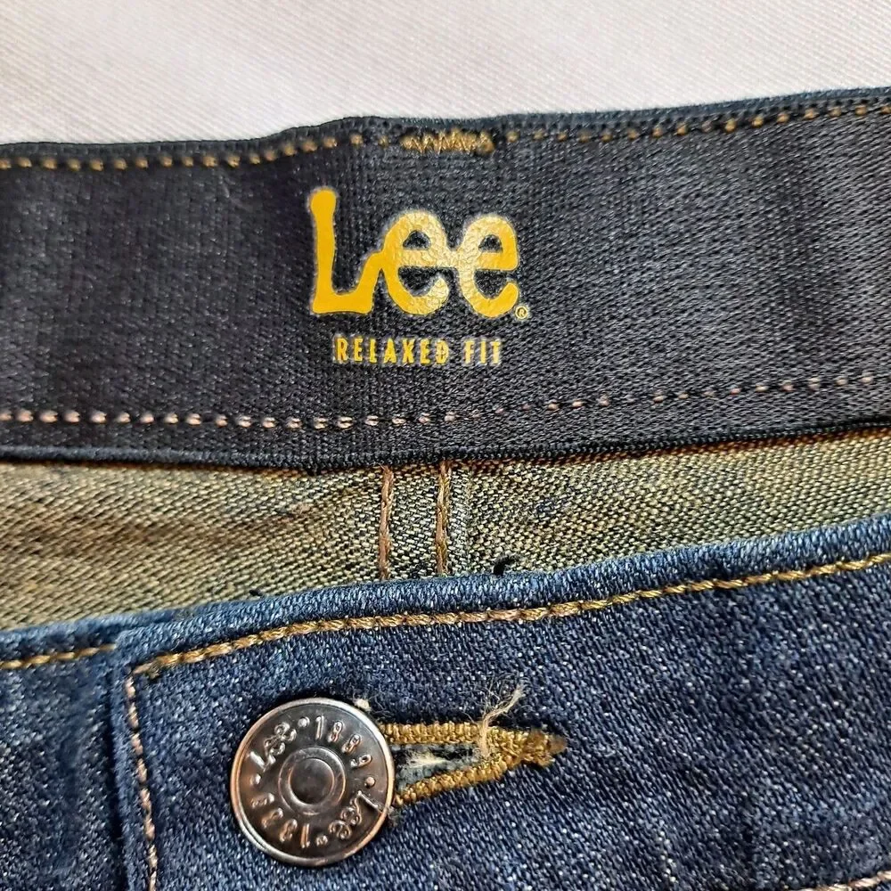 Lee Men's Relaxed Fit Jeans Size 46 x 34 Comfort Waistband Dark Wash
